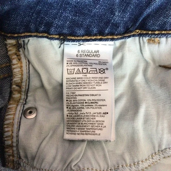 Old Navy Rockstar Distressed Mid-Rise Medium Wash Blue Denim Jeans - Size 6 - Picture 9 of 9